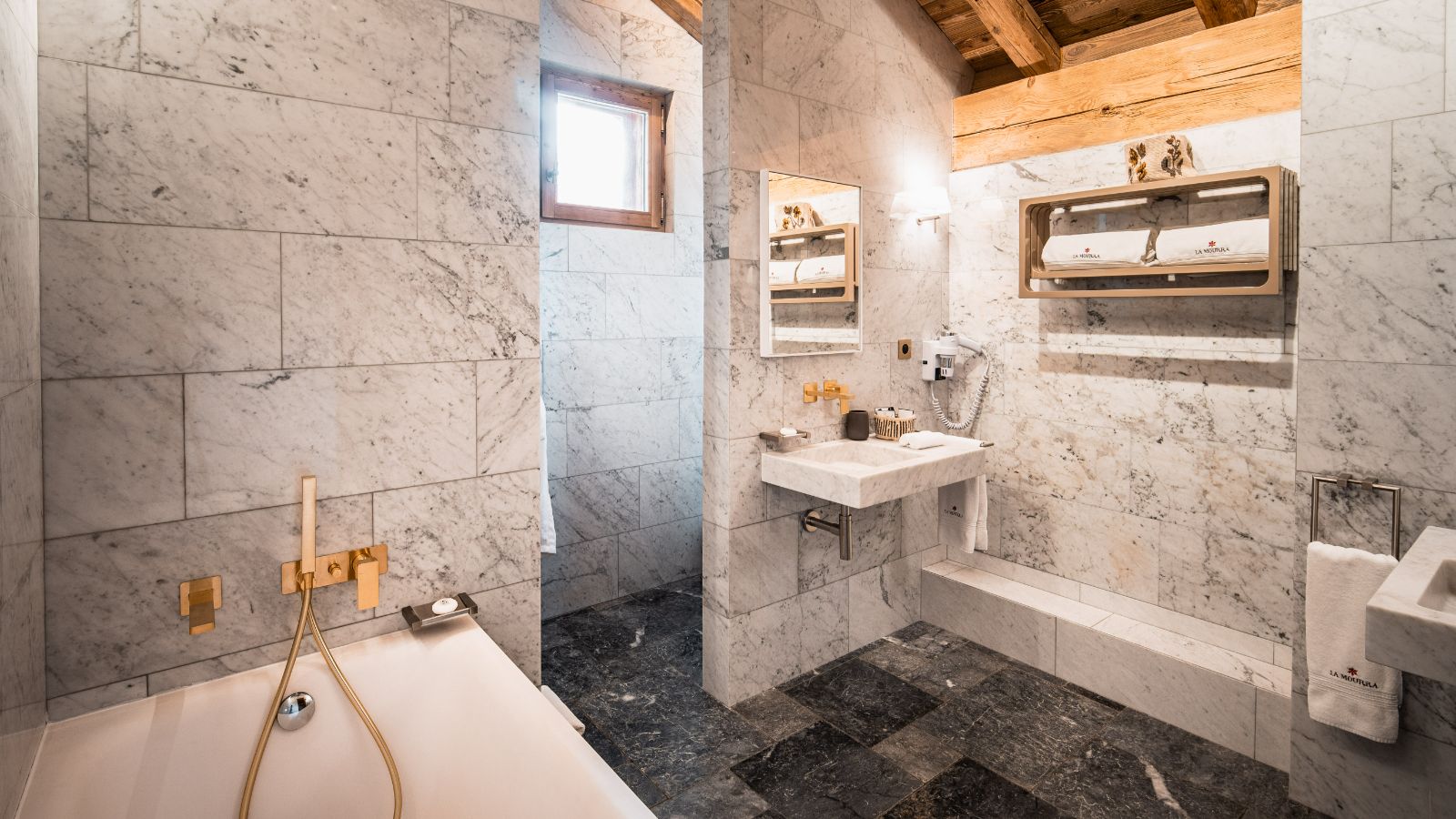 Luxury-Ski-chalet-Val d'Isere- Chalet Ambre-Oxford-Ski-Bathroom(2).jpg