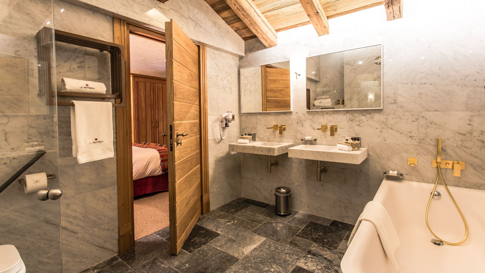 Luxury-Ski-chalet-Val d'Isere- Chalet Chene-Oxford-Ski-Bathroom(2).jpg
