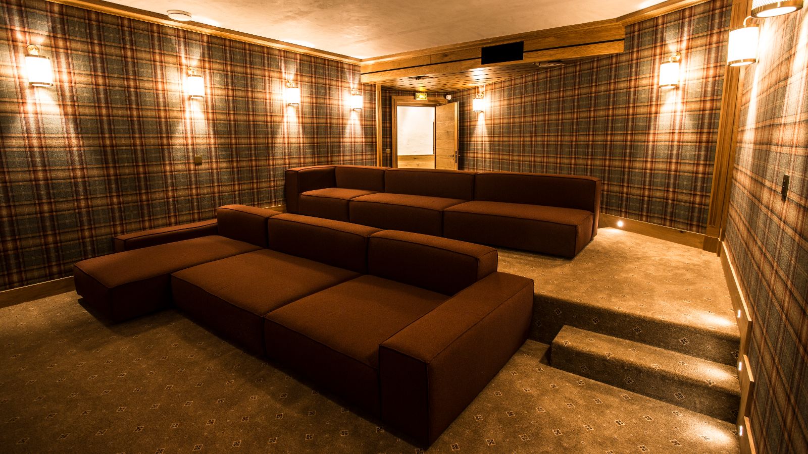 Luxury-Ski-chalet-Val d'Isere- Chalet Chene-Oxford-Ski-Cinema.jpg
