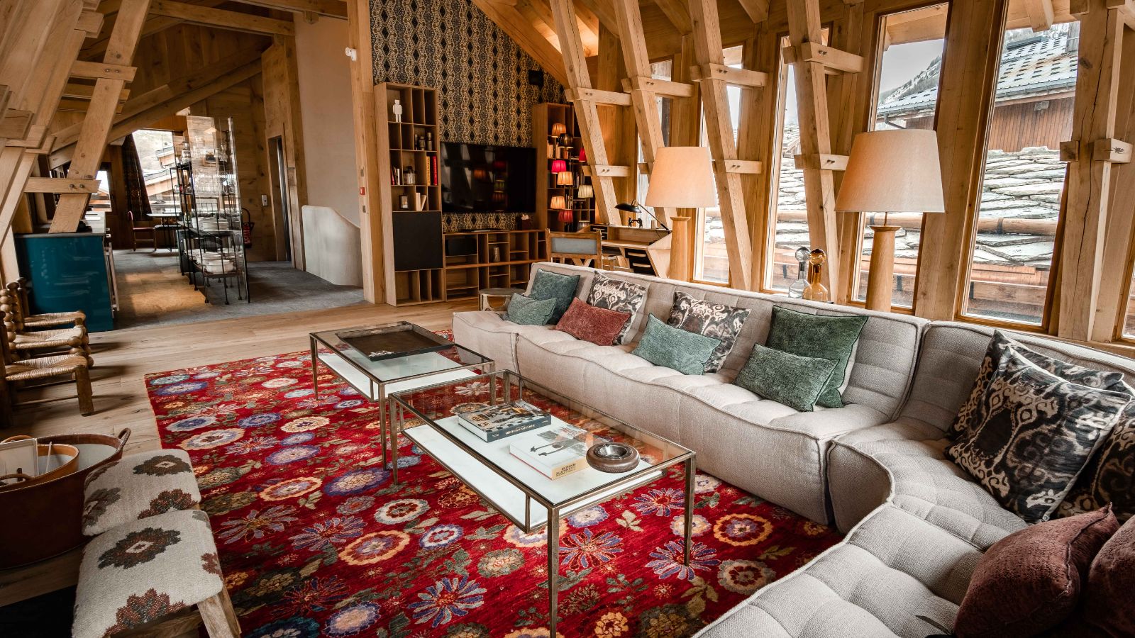 Luxury-Ski-chalet-Val d'Isere- Chalet La Grange-Oxford-Ski-Lounge(2).jpg