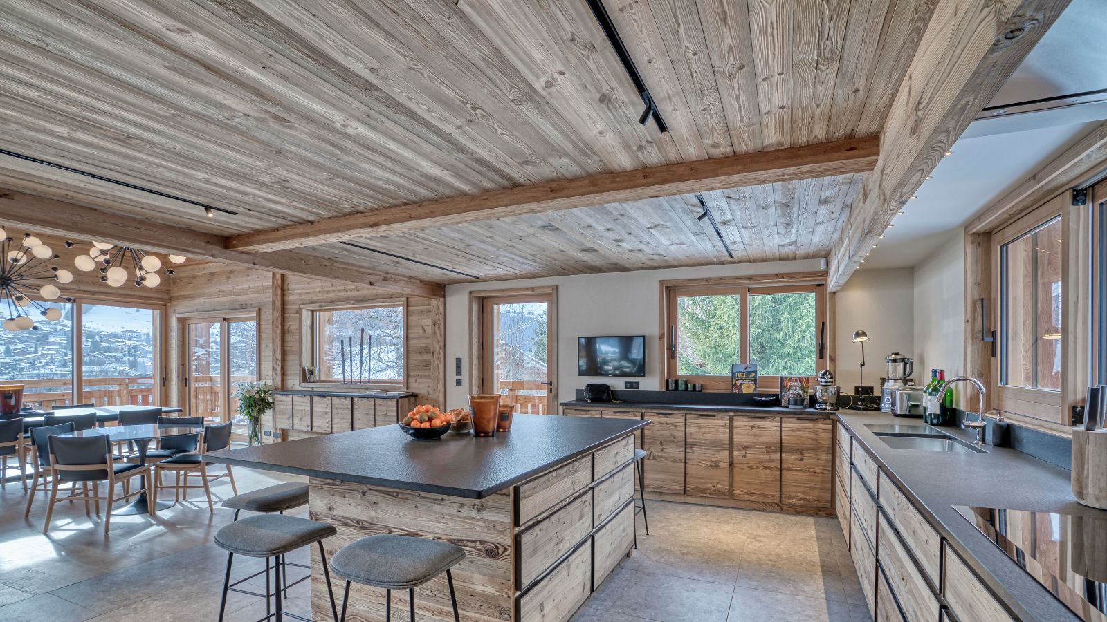 Luxury-ski-chalet-osc-141-kitchen.jpg