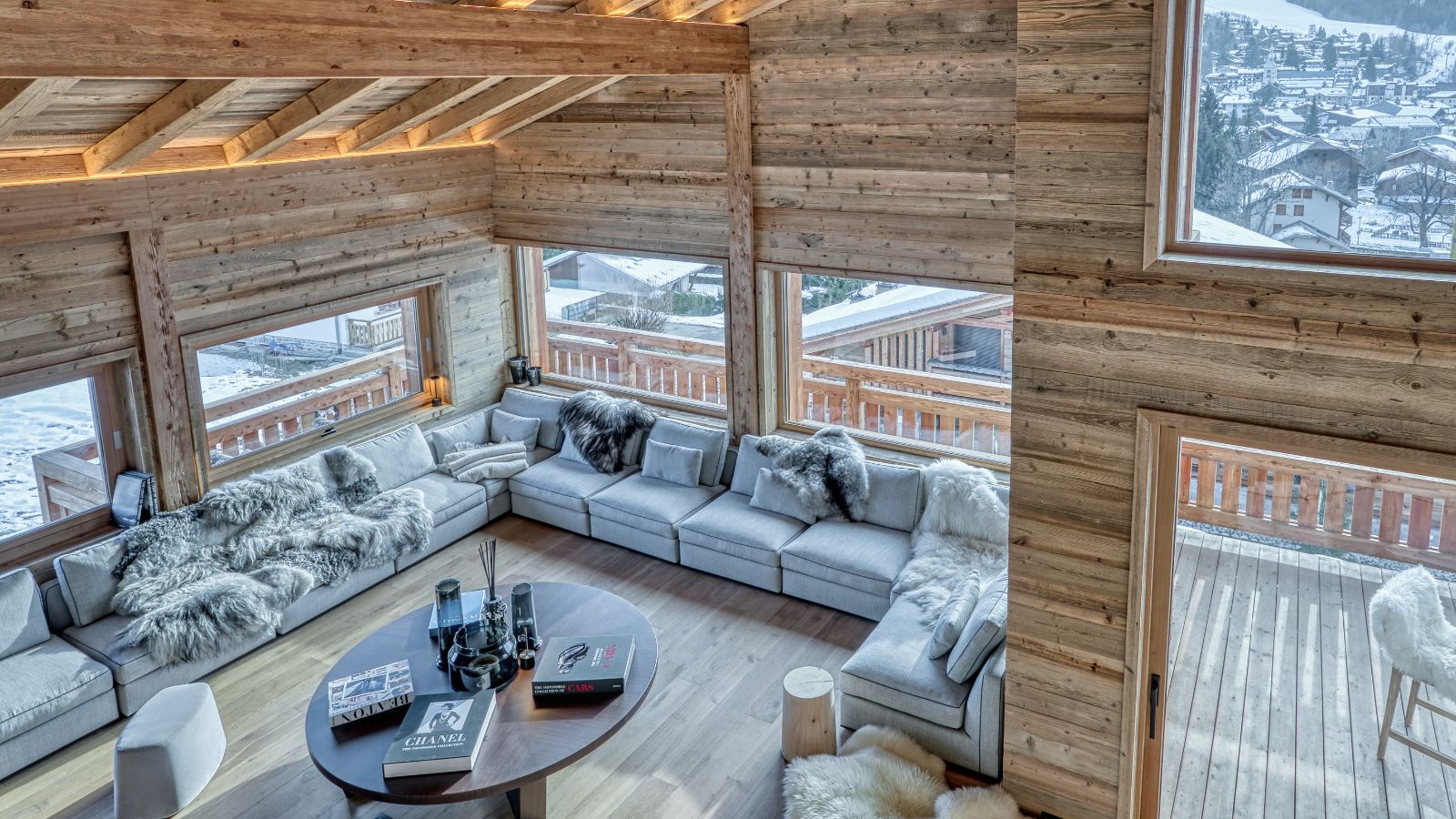 Luxury-ski-chalet-osc-141-living.jpg