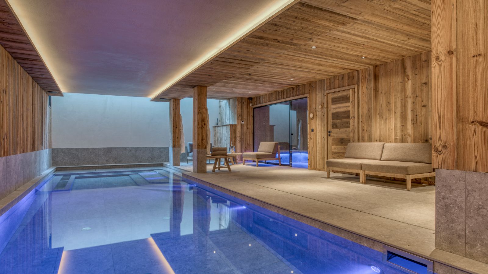 Luxury-ski-chalet-osc-141-pool.jpg