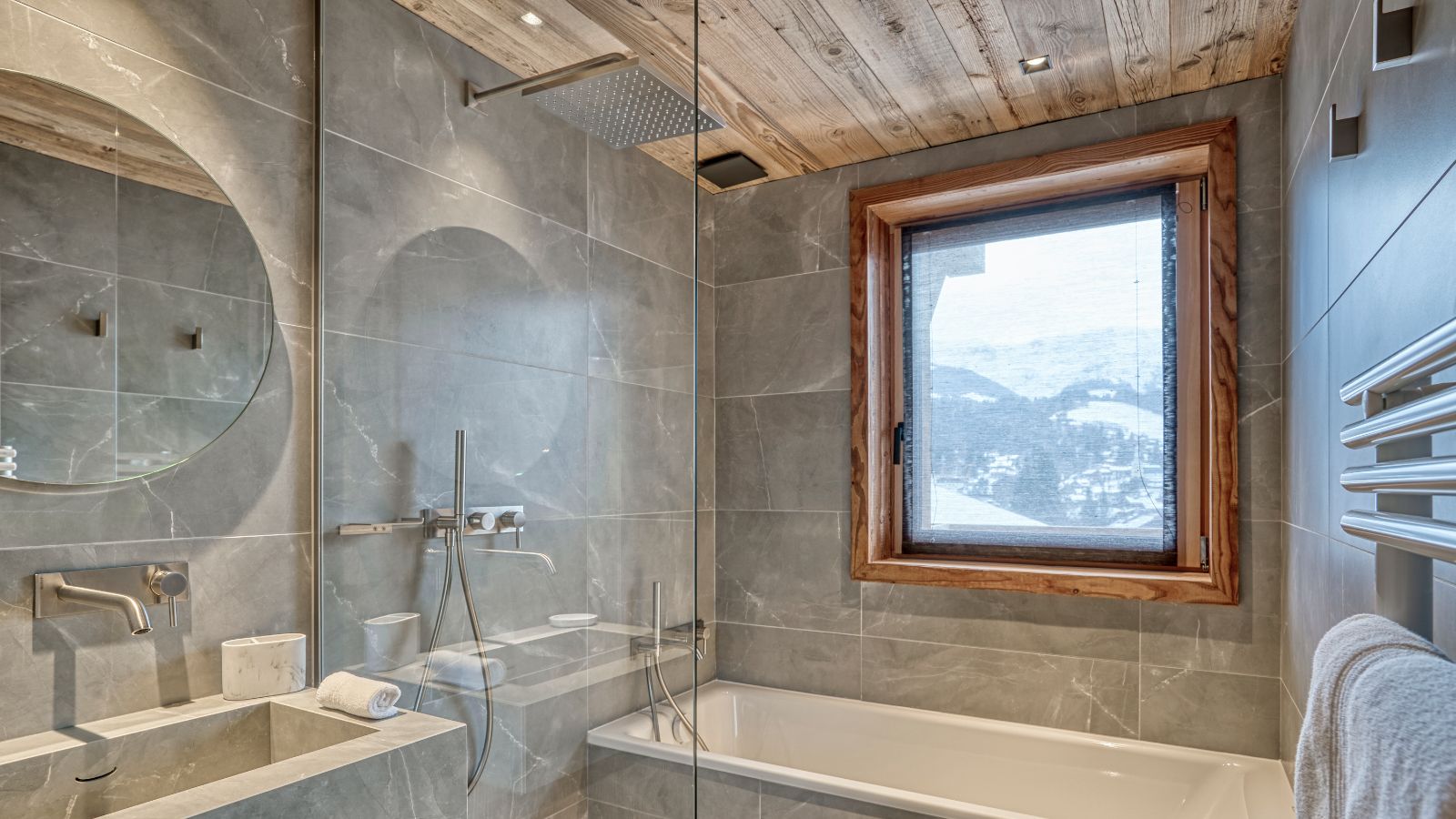 Luxury-ski-chalet-osc-141-bathroom3.jpg