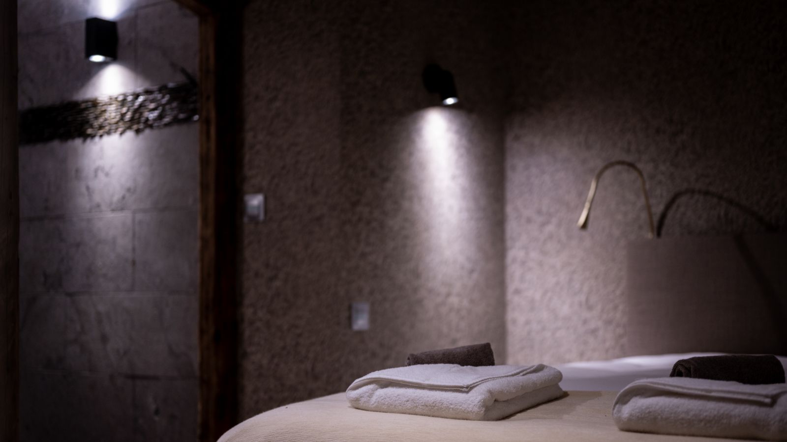 Luxury-ski-chalet-osc-cheval-blanc-spa.jpg