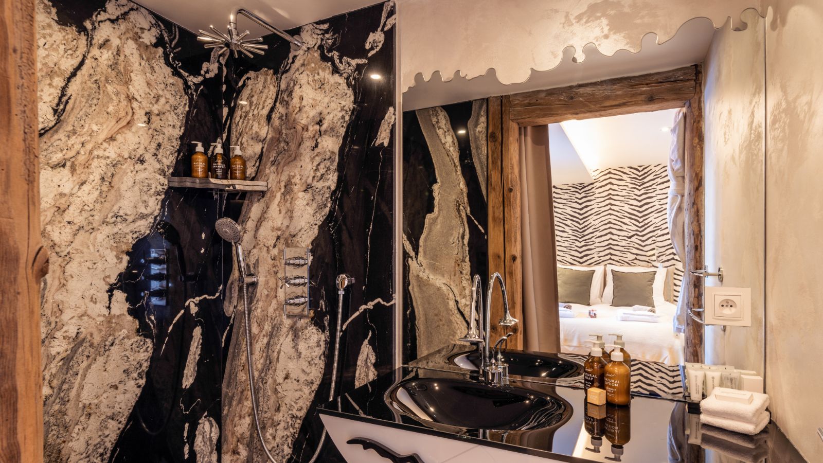 Luxury-ski-chalet-osc-cheval-blanc-bathroom1.jpg