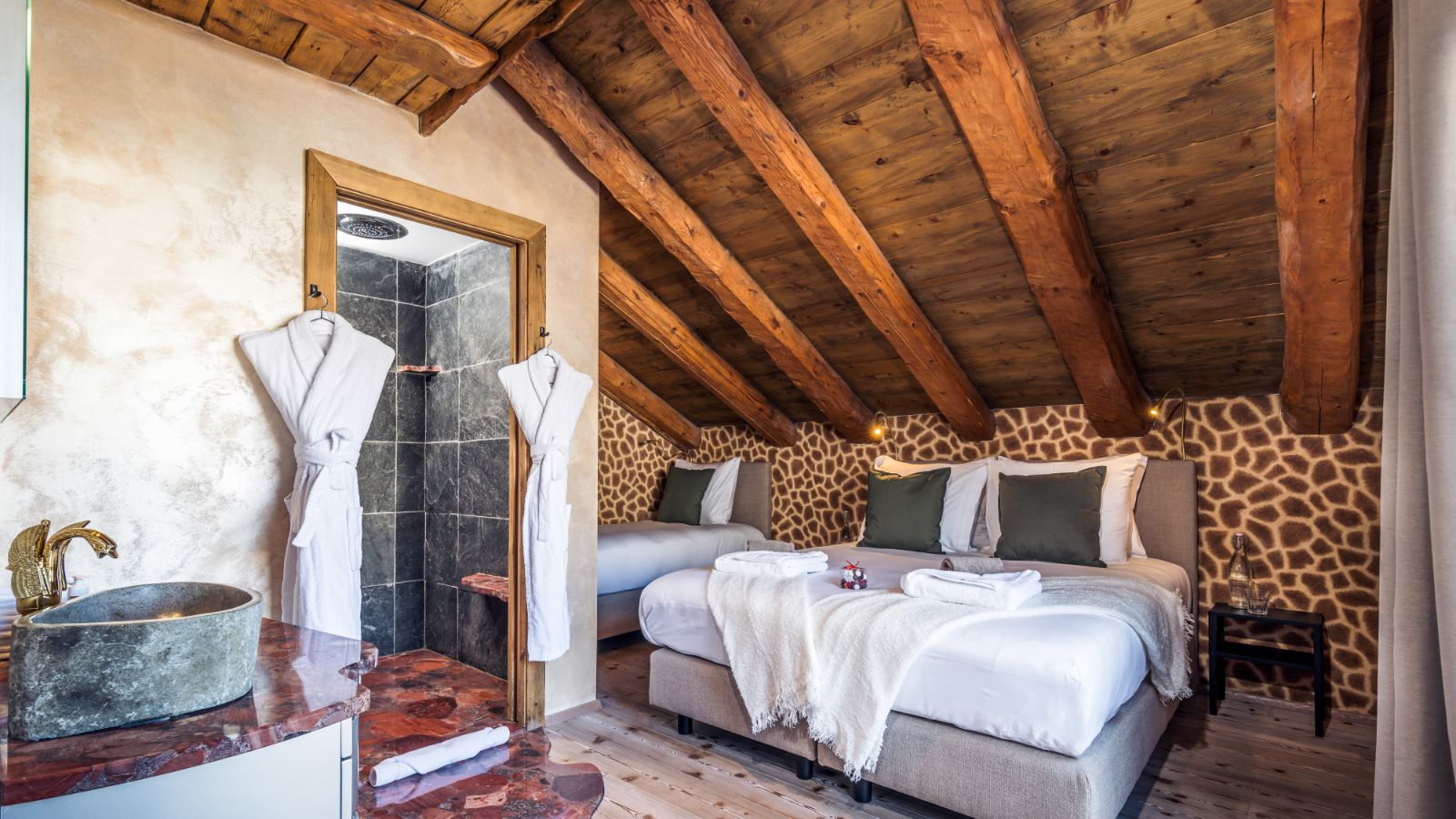 Luxury-ski-chalet-osc-cheval-blanc-bedroom3.jpg