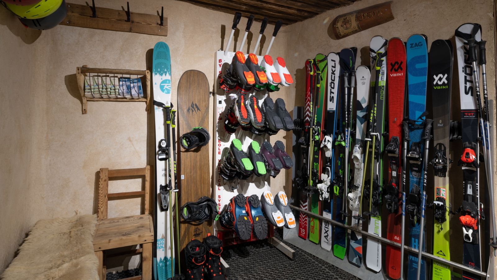Luxury-ski-chalet-osc-cheval-blanc-boot-room.jpg