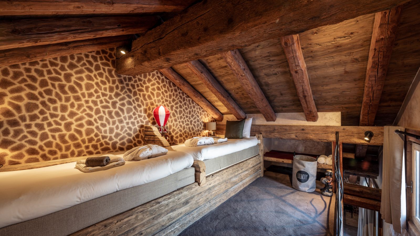 Luxury-ski-chalet-osc-cheval-blanc-bunk.jpg