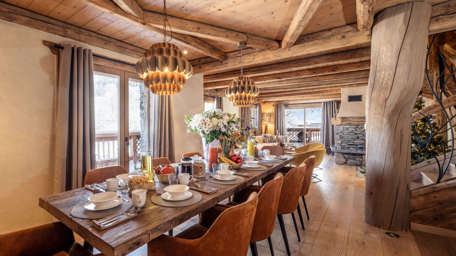 Luxury-ski-chalet-osc-cheval-blanc-dining1.jpg