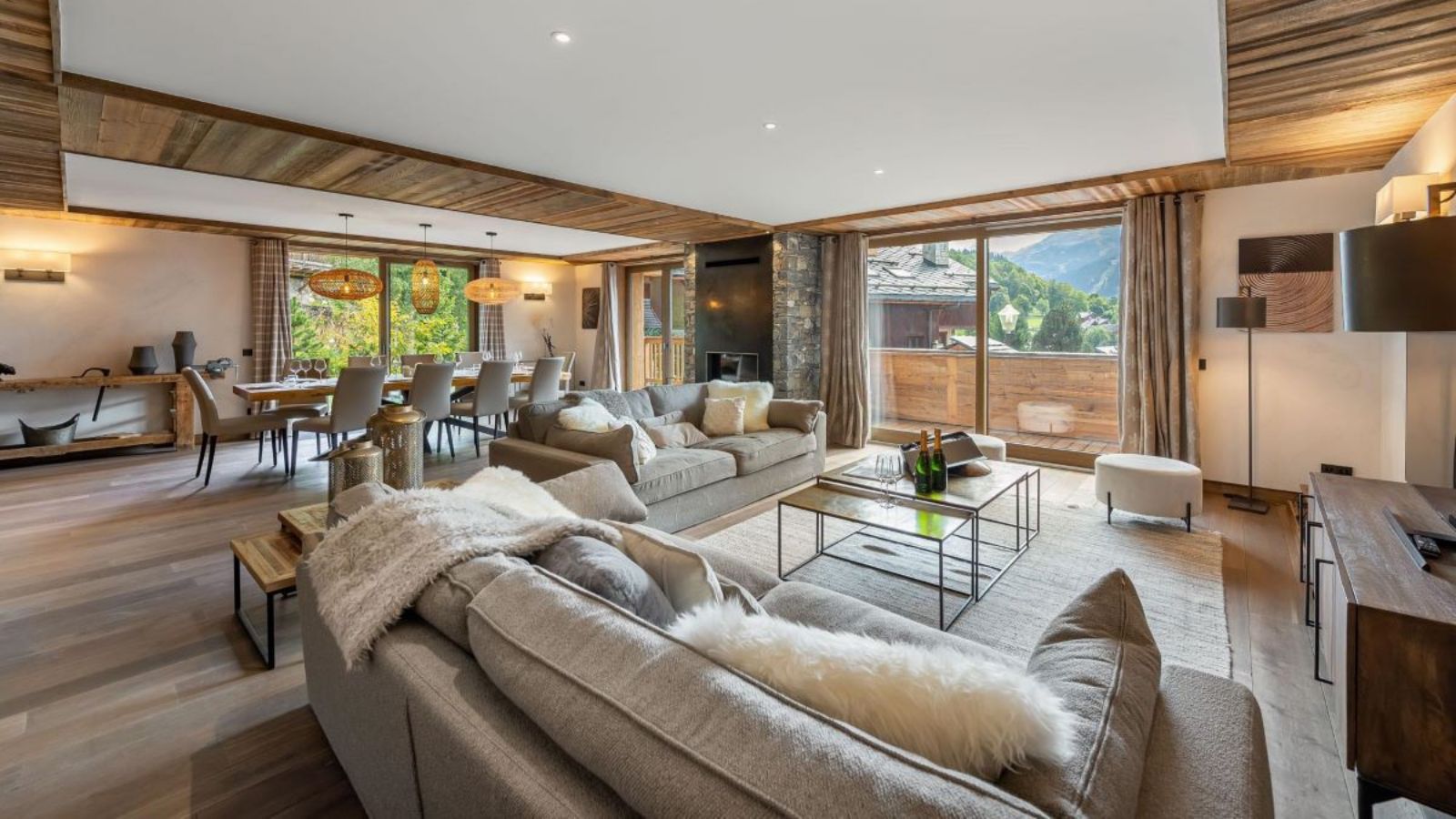 Ski-Armadillo-Meribel-Flocons-Mijane (2).jpg