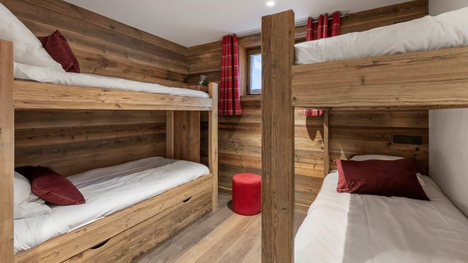 Ski-Armadillo-Meribel-Flocons-Mijane (5).jpg