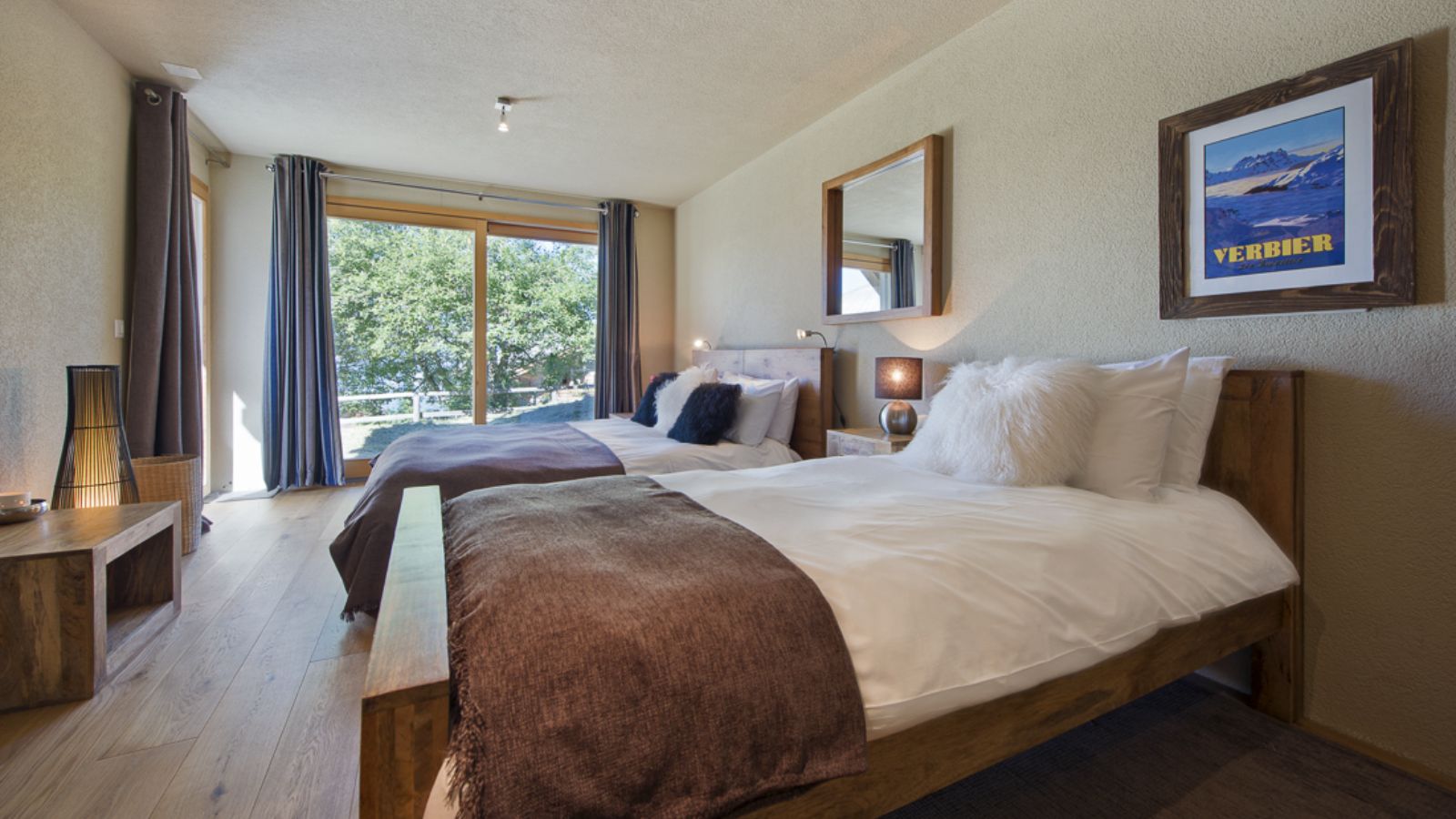 Luxury-Ski-Chalet-Verbier-Marais-Rouge-Oxford-Ski-Bedroom (13).jpg