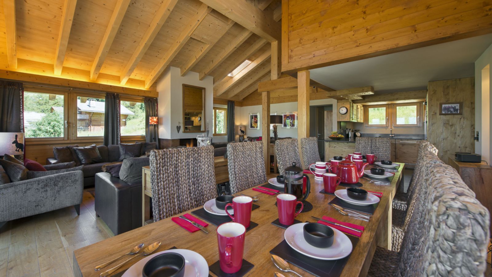 Luxury-Ski-Chalet-Verbier-Marais-Rouge-Oxford-Ski-Dining.jpg