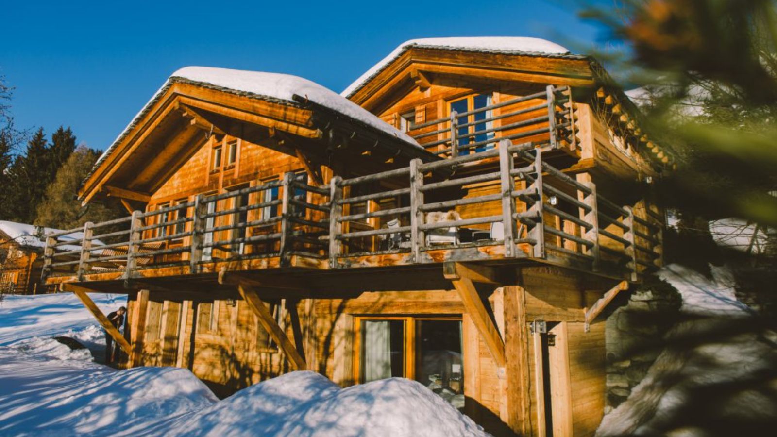 Luxury-Ski-Chalet-Verbier-Marais-Rouge-Oxford-Ski-Exterior.jpg