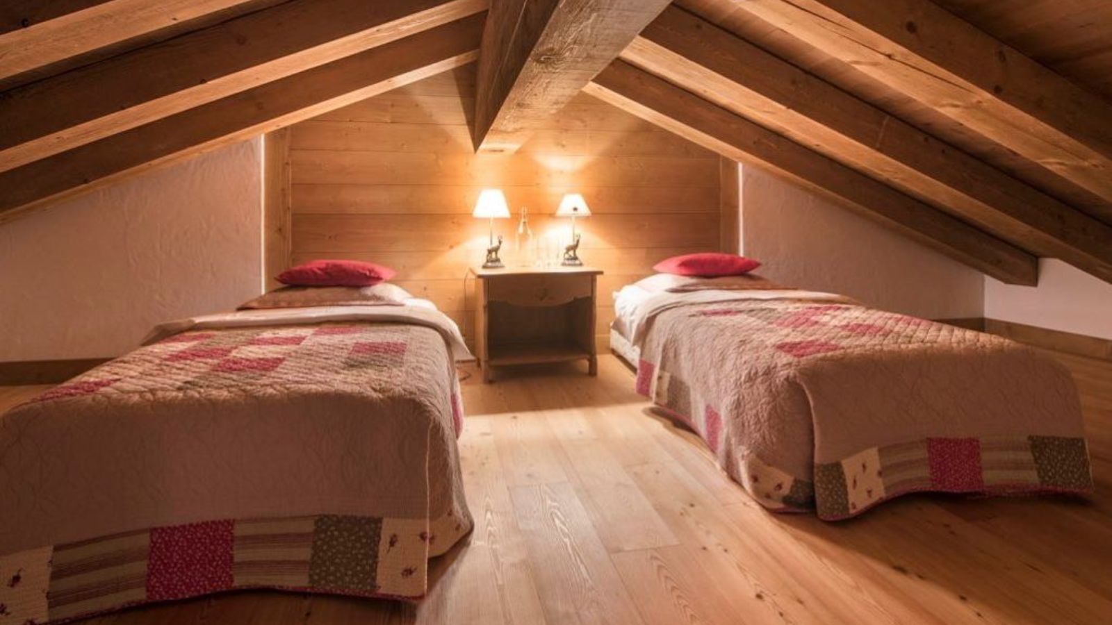 Luxury-Ski-Chalet-Verbier-Chalet-Sophia-Oxford-Ski-Bedroom (3).jpg