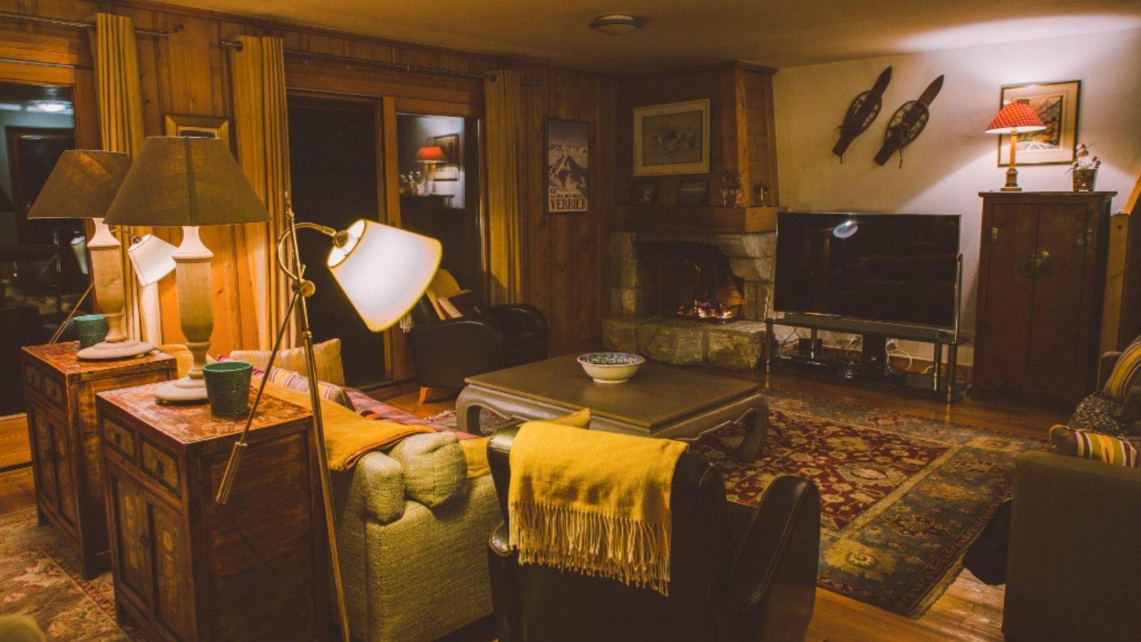 Luxury-Ski-Chalet-Verbier-Skye-Oxford-Ski-Lounge (2).jpg