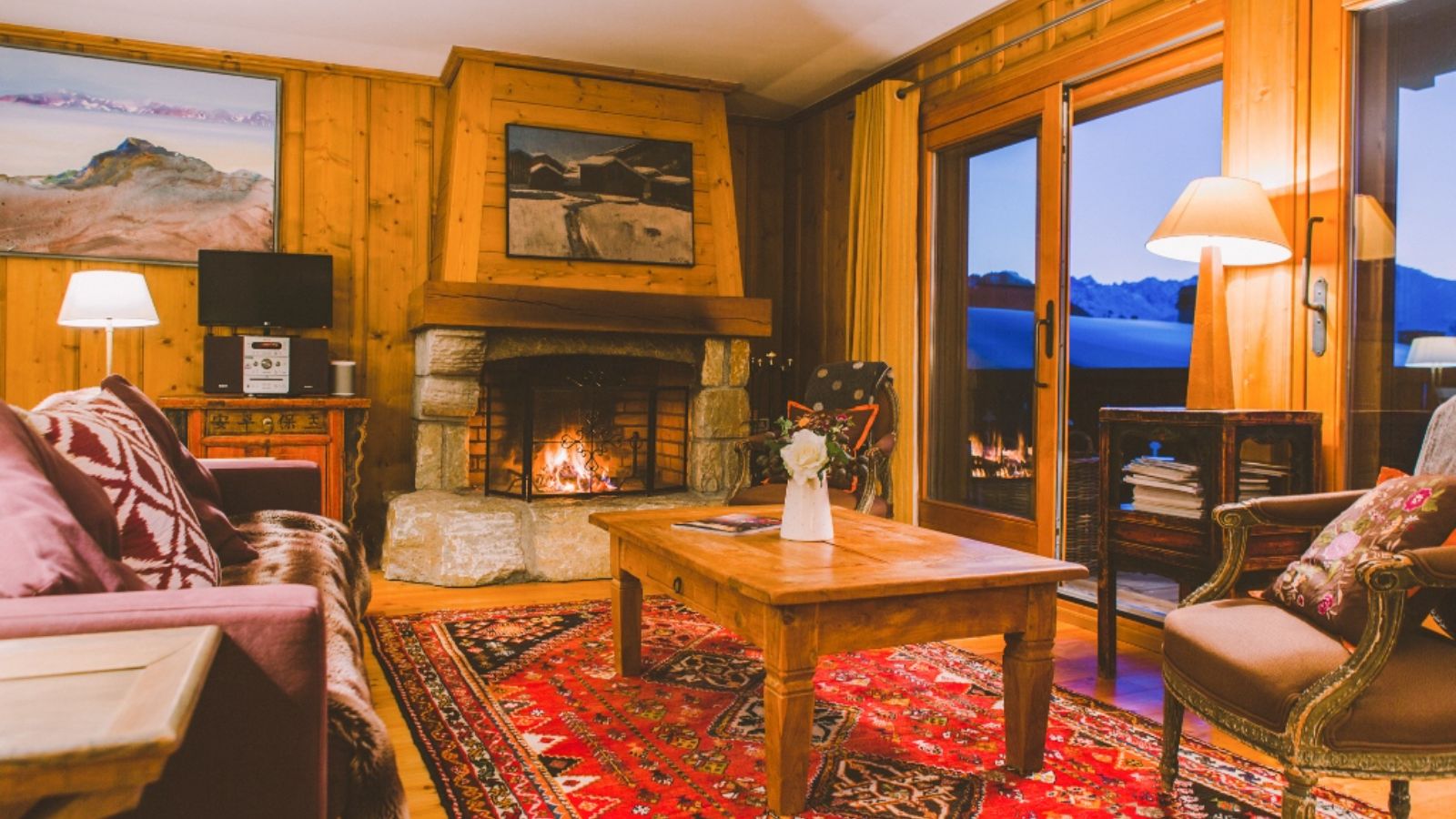 Luxury-Ski-Chalet-Verbier-Skye-Oxford-Ski-Lounge.jpg