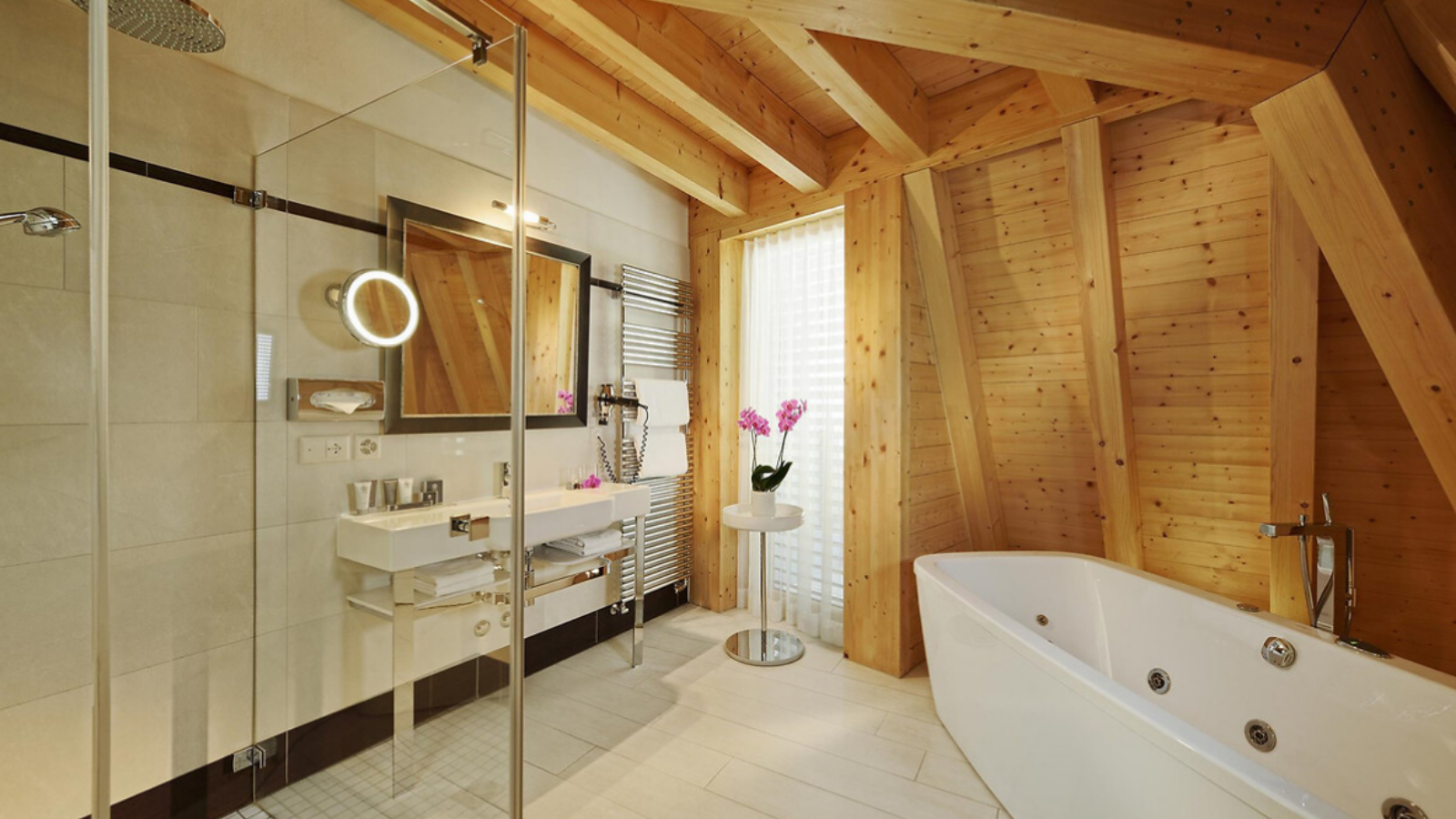 luxury-ski-hotel-zermatt-monte-rosa-whymper-suite-bathroom.png