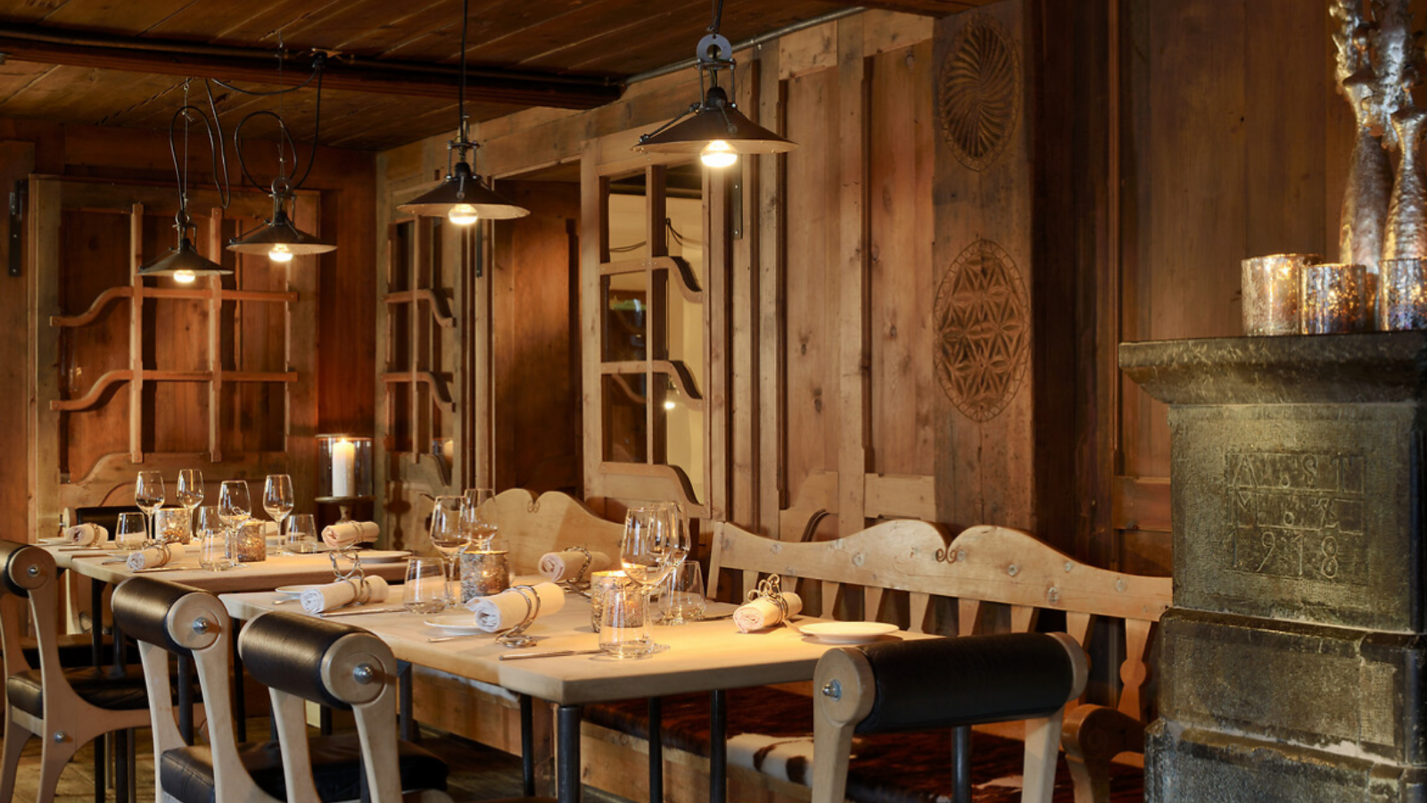 luxury-ski-hotel-zermatt-monte-rosa-1818-restaurant.png