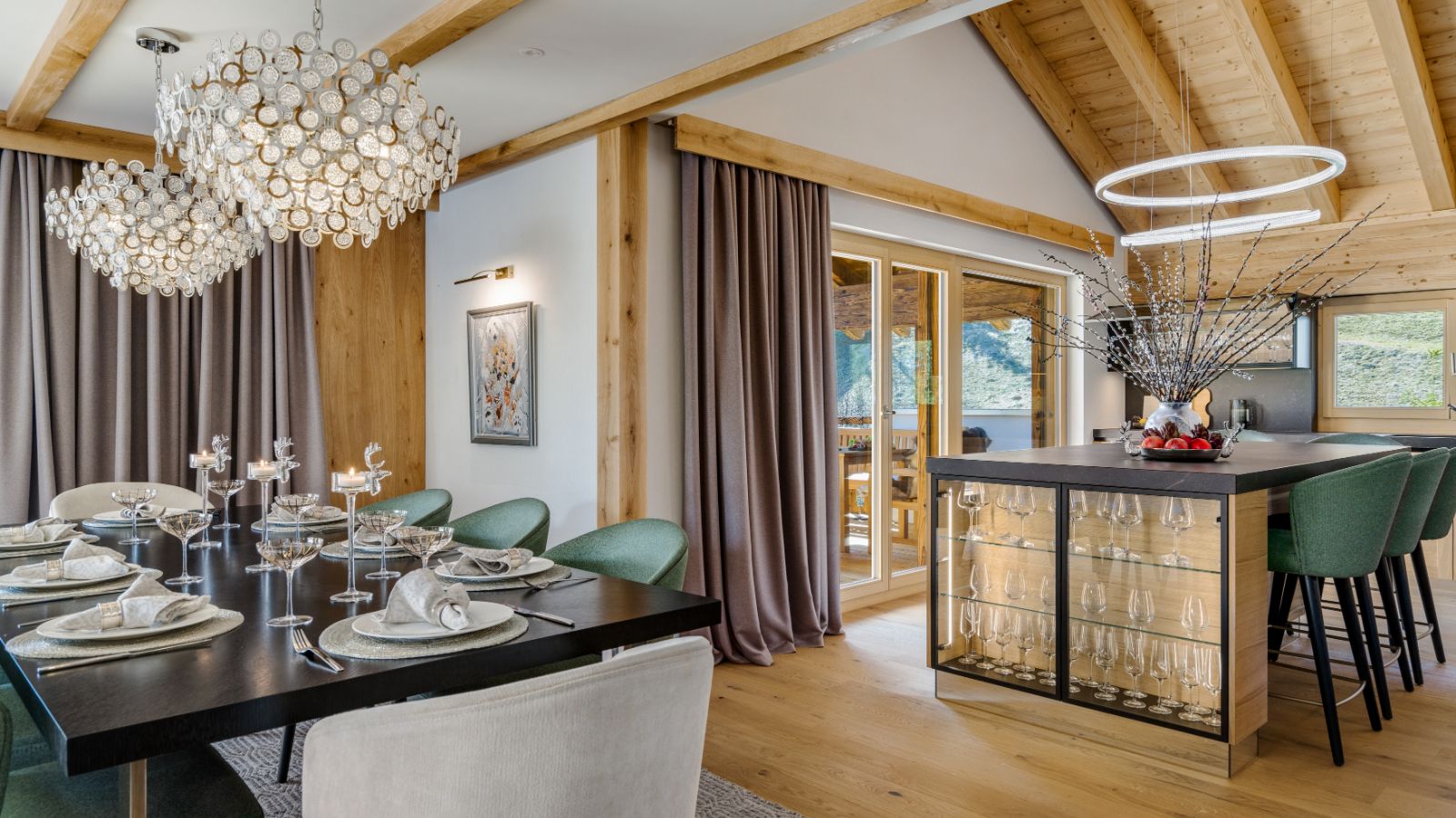 luxury-ski-chalet-penthouseklosters-oxford-ski-dining.jpg
