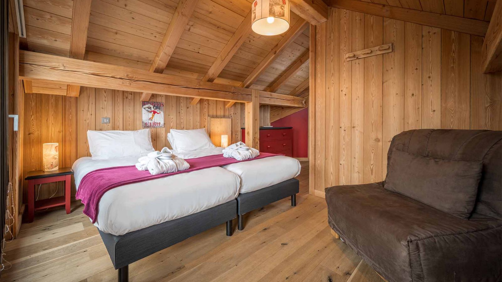 luxury-ski-chalet-nightingale- bed 1.jpg