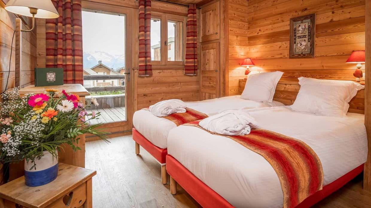 luxury-ski-chalet-chapelle- bed 2.jpg