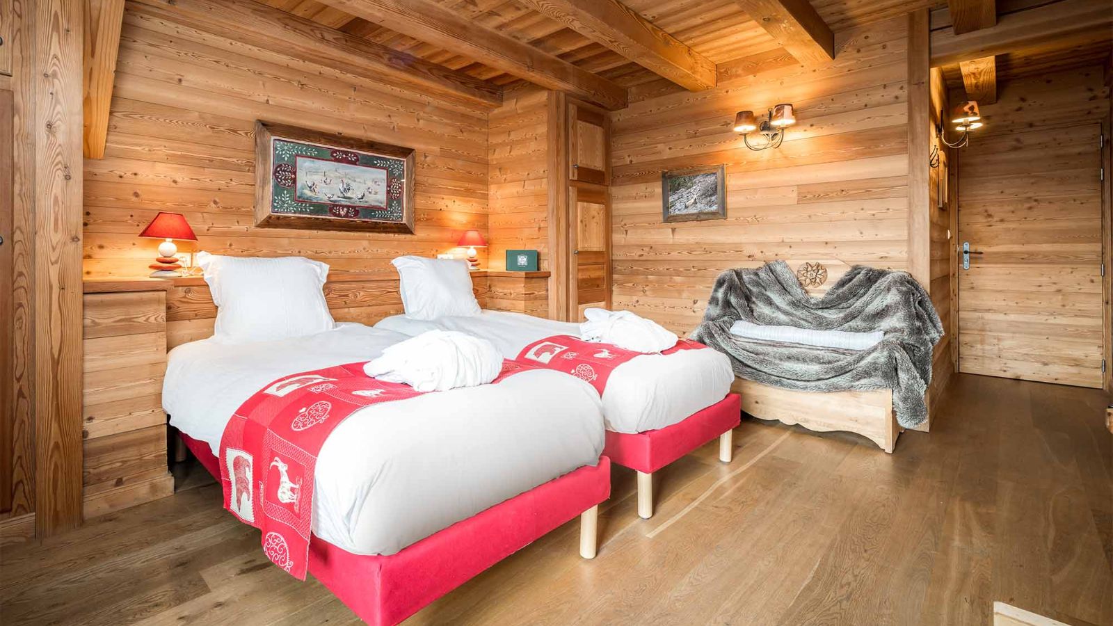 luxury-ski-chalet-chapelle- bed1.jpg