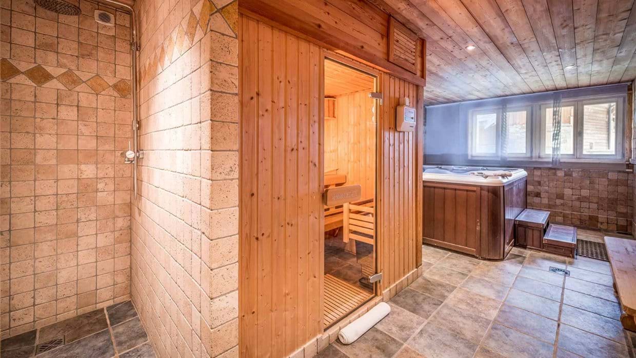 luxury-ski-chalet-chapelle- sauna.jpg