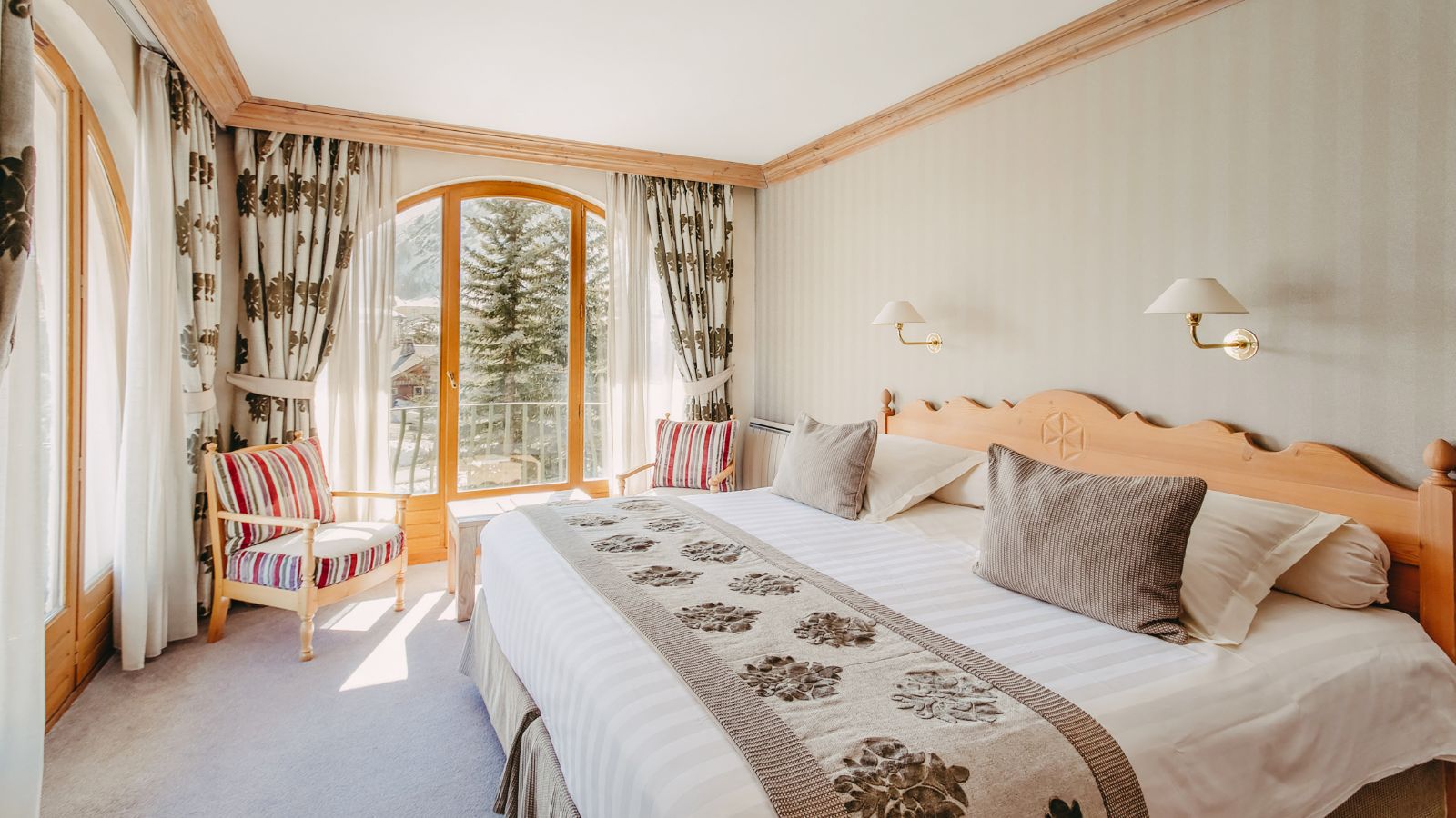 A SUPERIOR ROOM-©November Studio_RVB HD.jpg