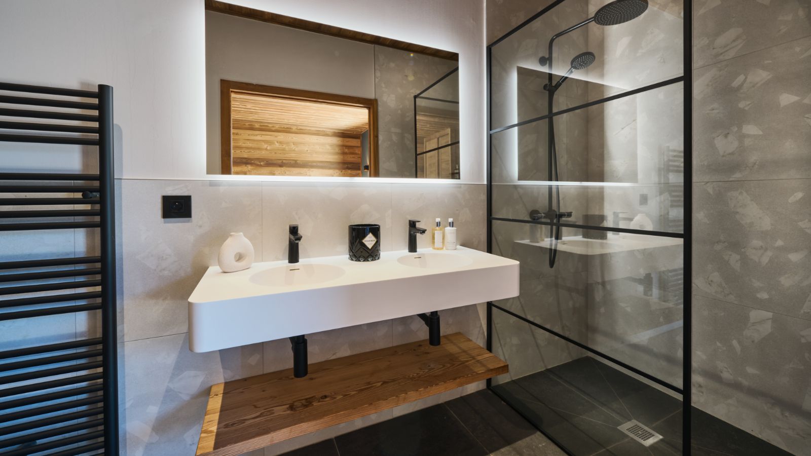 Luxury-ski-chalet-morzine-osc-xanadu-bathroom2.jpg