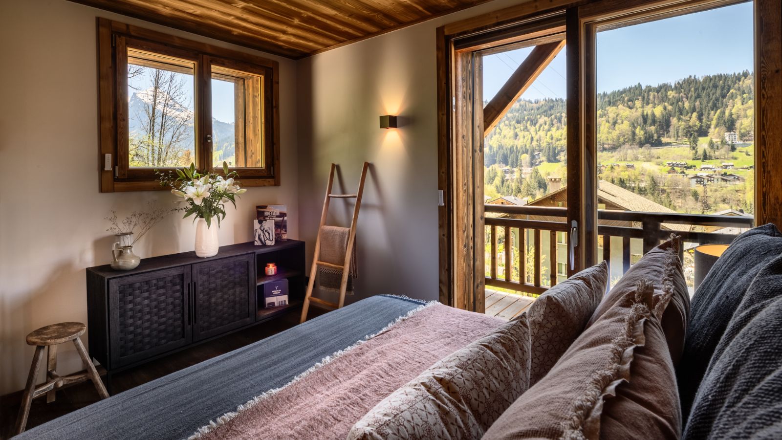 Luxury-ski-chalet-morzine-osc-xanadu-bed5.jpg