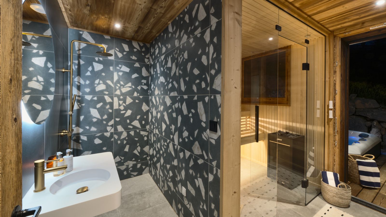 Luxury-ski-chalet-morzine-osc-xanadu-sauna.jpg