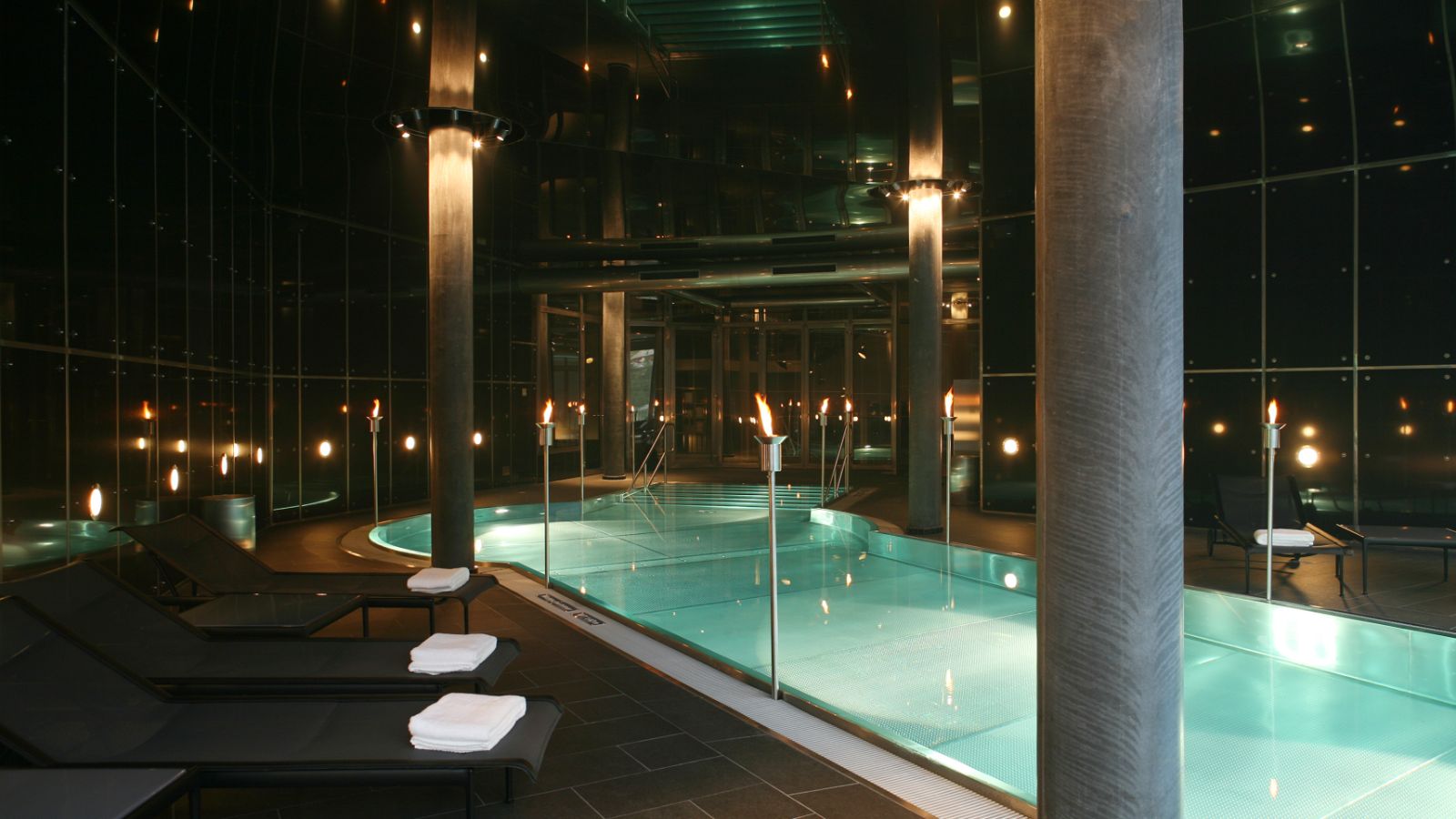 Luxury-ski-hotel-Zermatt-The Omnia-Oxford-Ski-Pool(2).JPG