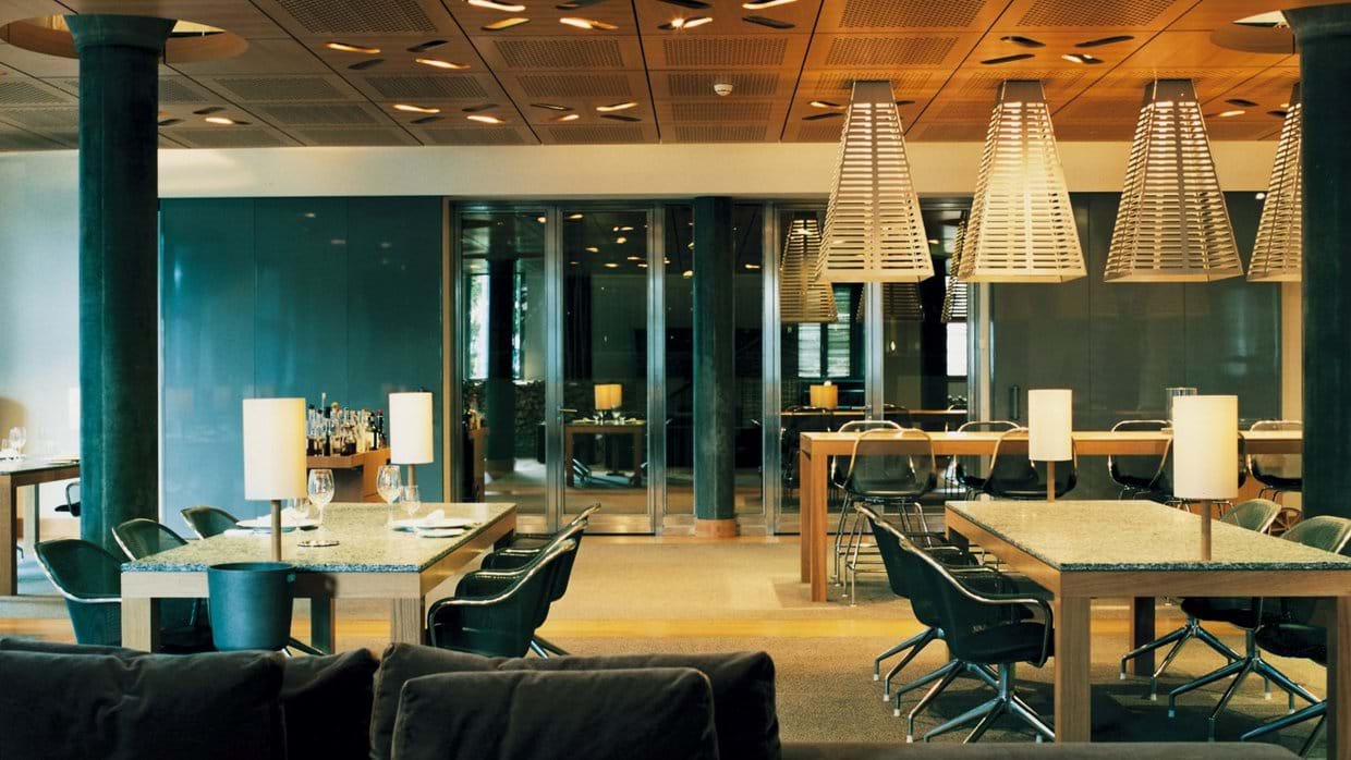 Luxury-ski-hotel-Zermatt-The Omnia-Oxford-Ski-Dinning area(1).jpg