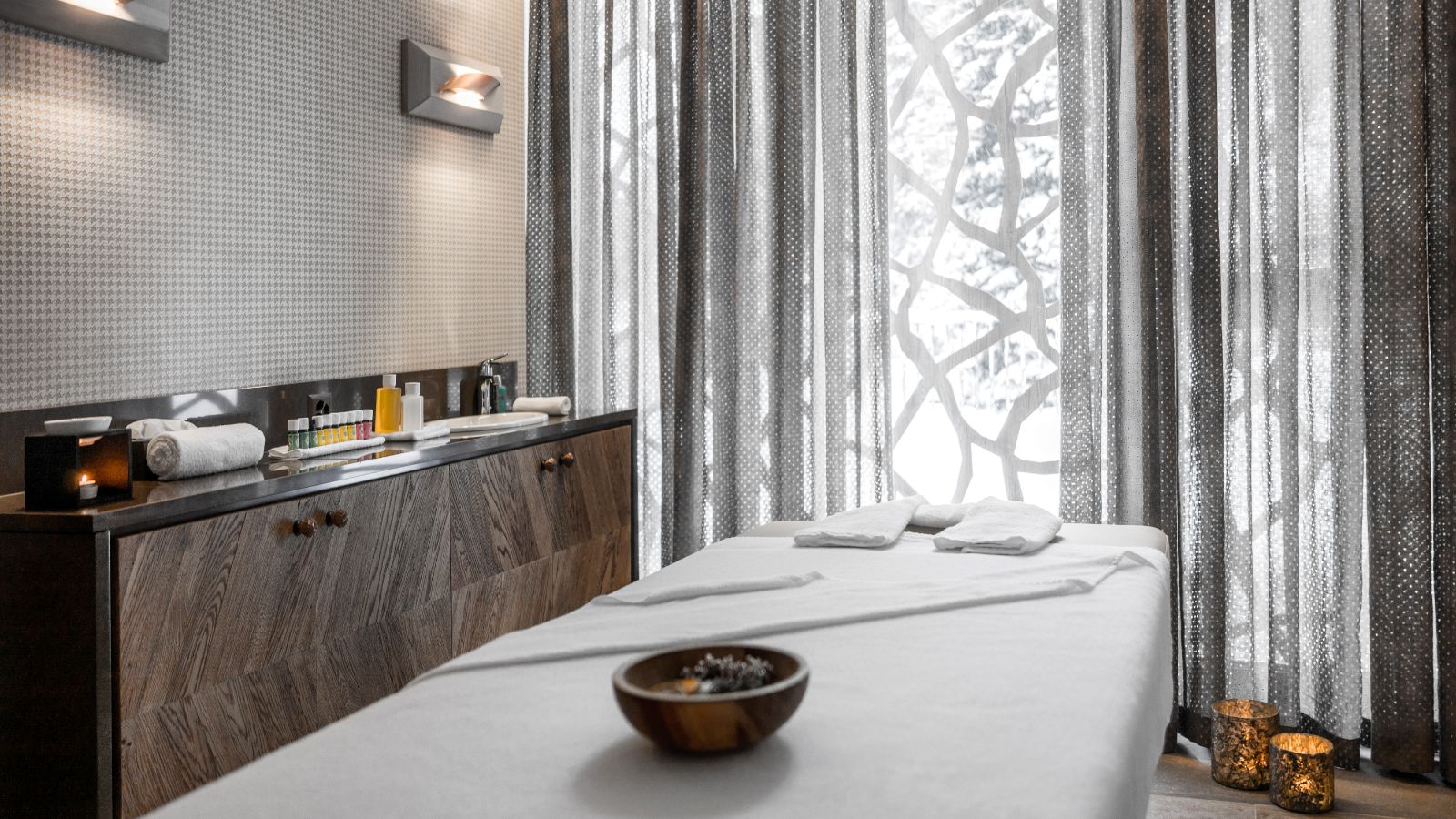 Luxury-ski-hotel-Arosa-Hotel Valsana-Oxford-Ski-Spa.jpg