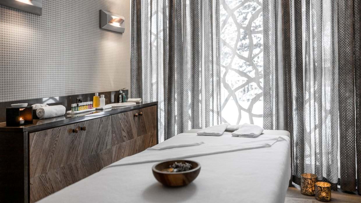 Luxury-ski-hotel-Arosa-Hotel Valsana-Oxford-Ski-Spa.jpg