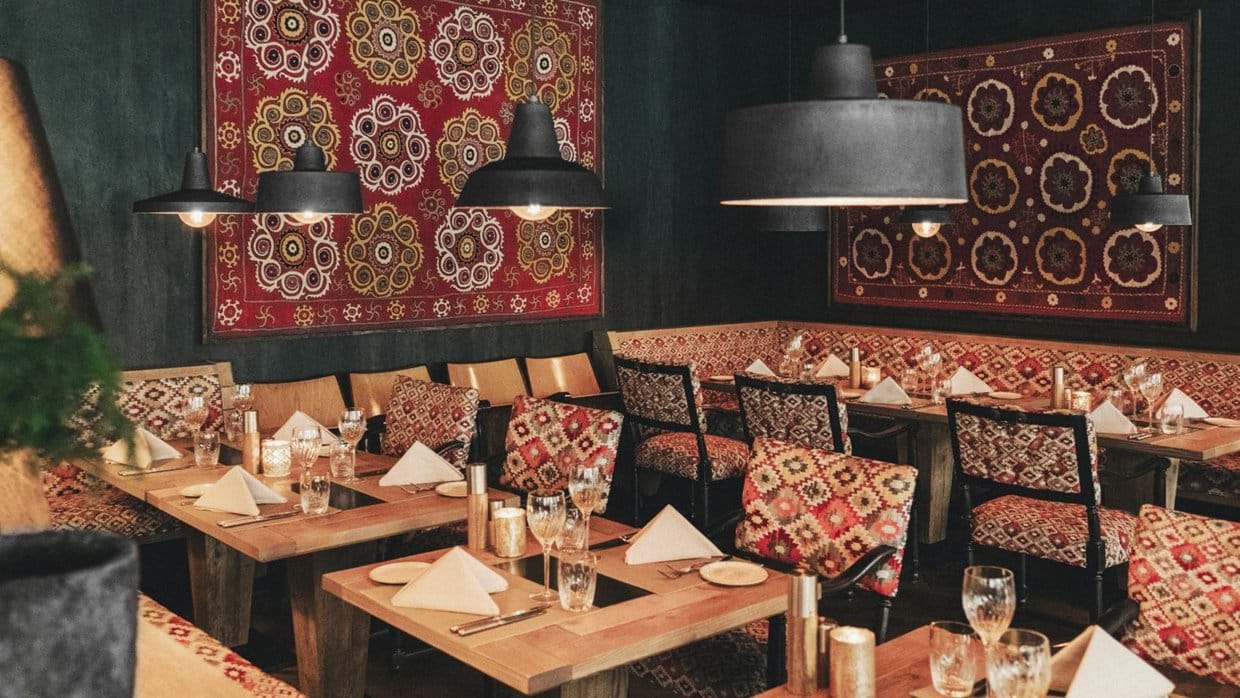 Luxury-ski-hotel-Arosa-Hotel Valsana-Oxford-Ski-Dinning room.jpg