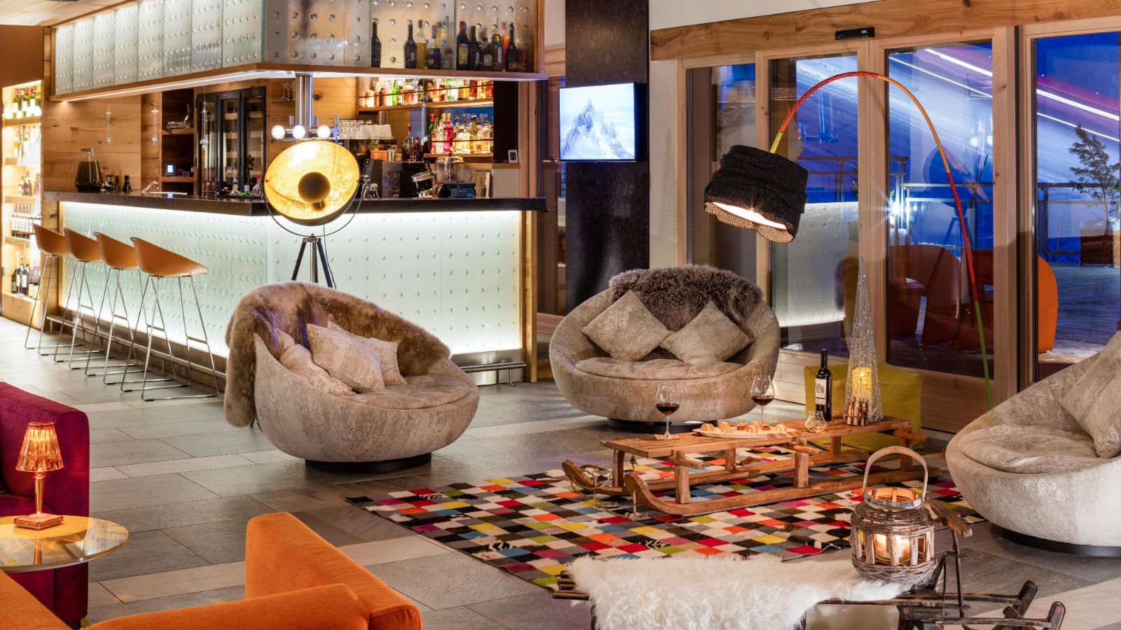Luxury-Ski-Hotel-ValThorens-HotelPashmina-OxfordSki- Bar.jpg