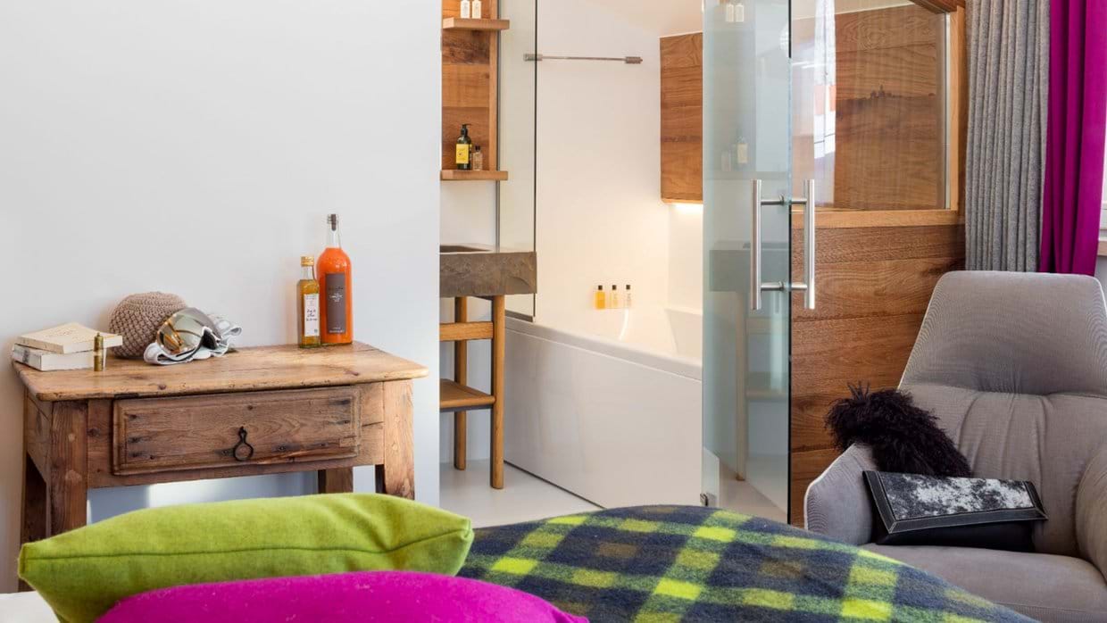 Luxury-Ski-Hotel-ValThorens-HotelPashmina-OxfordSki- Junior Suite XL.jpg