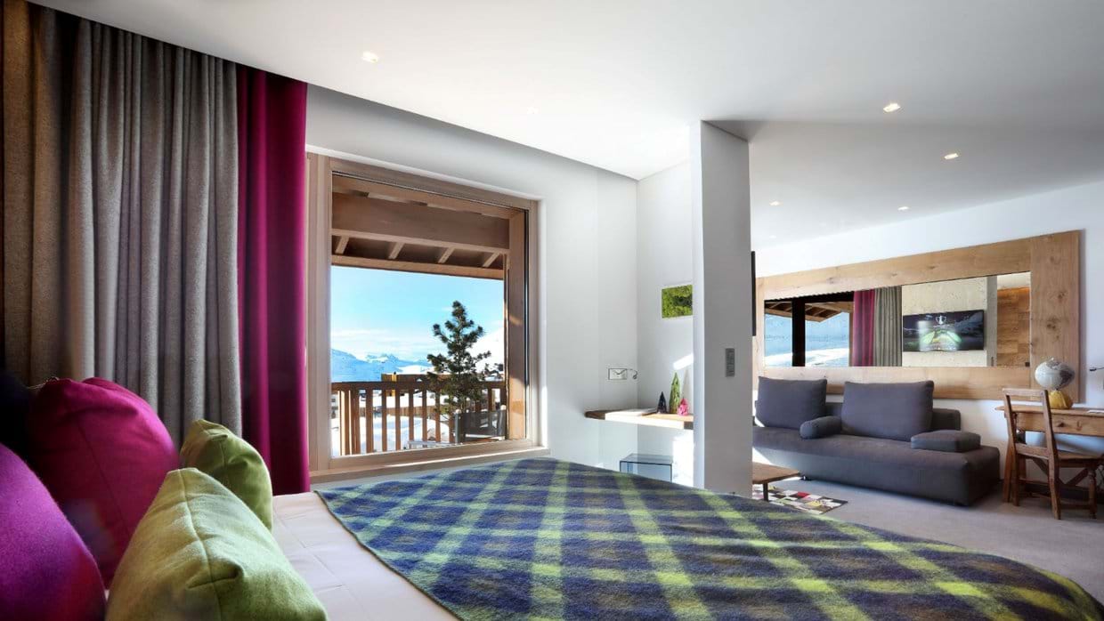Luxury-Ski-Hotel-ValThorens-HotelPashmina-OxfordSki-Junior Suite.jpg