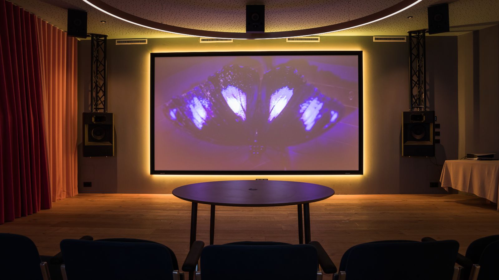 Luxury-ski-hotel-St. Anton-Raffls Tyrol-Seminar Room.jpg