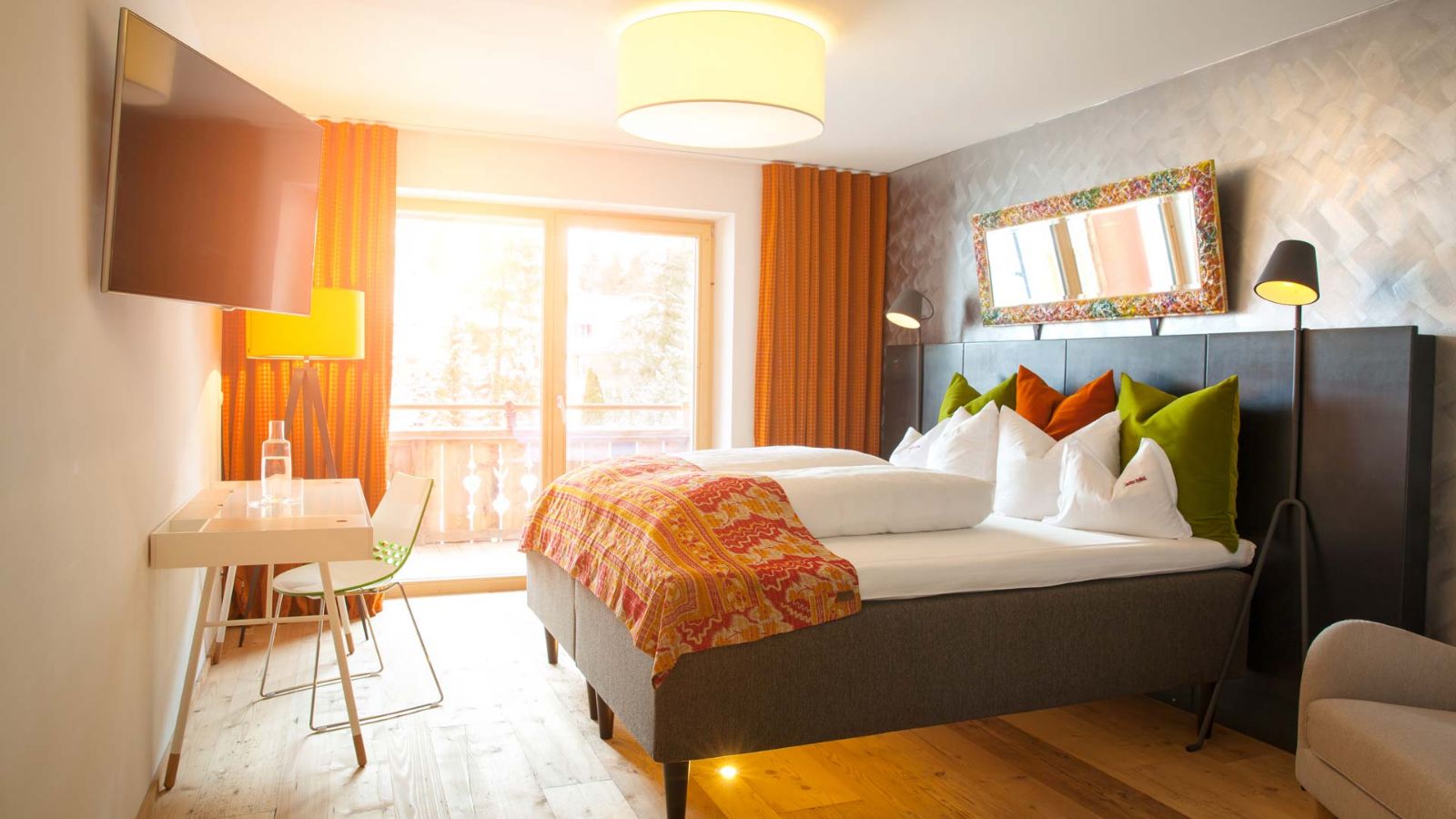 Luxury-ski-hotel-St. Anton-Raffls Tyrol Hotel-Grand Suite.jpg