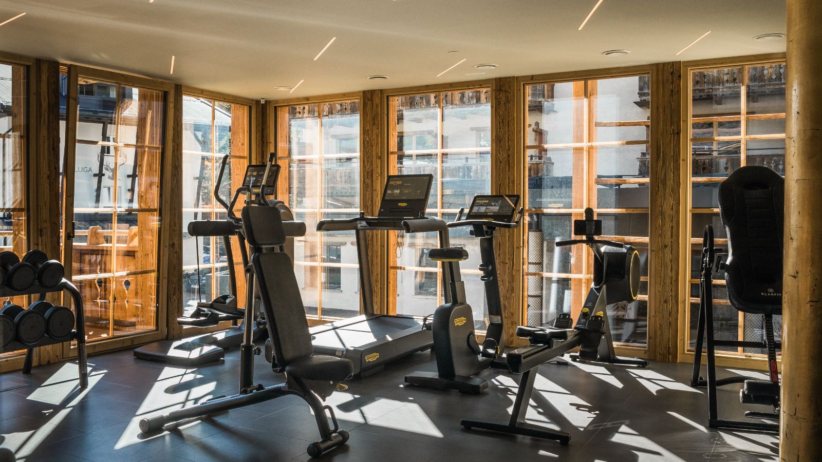 Luxury-ski-hotel-St. Anton-Raffls Tyrol Hotel-Oxford-Ski-Gym.jpg