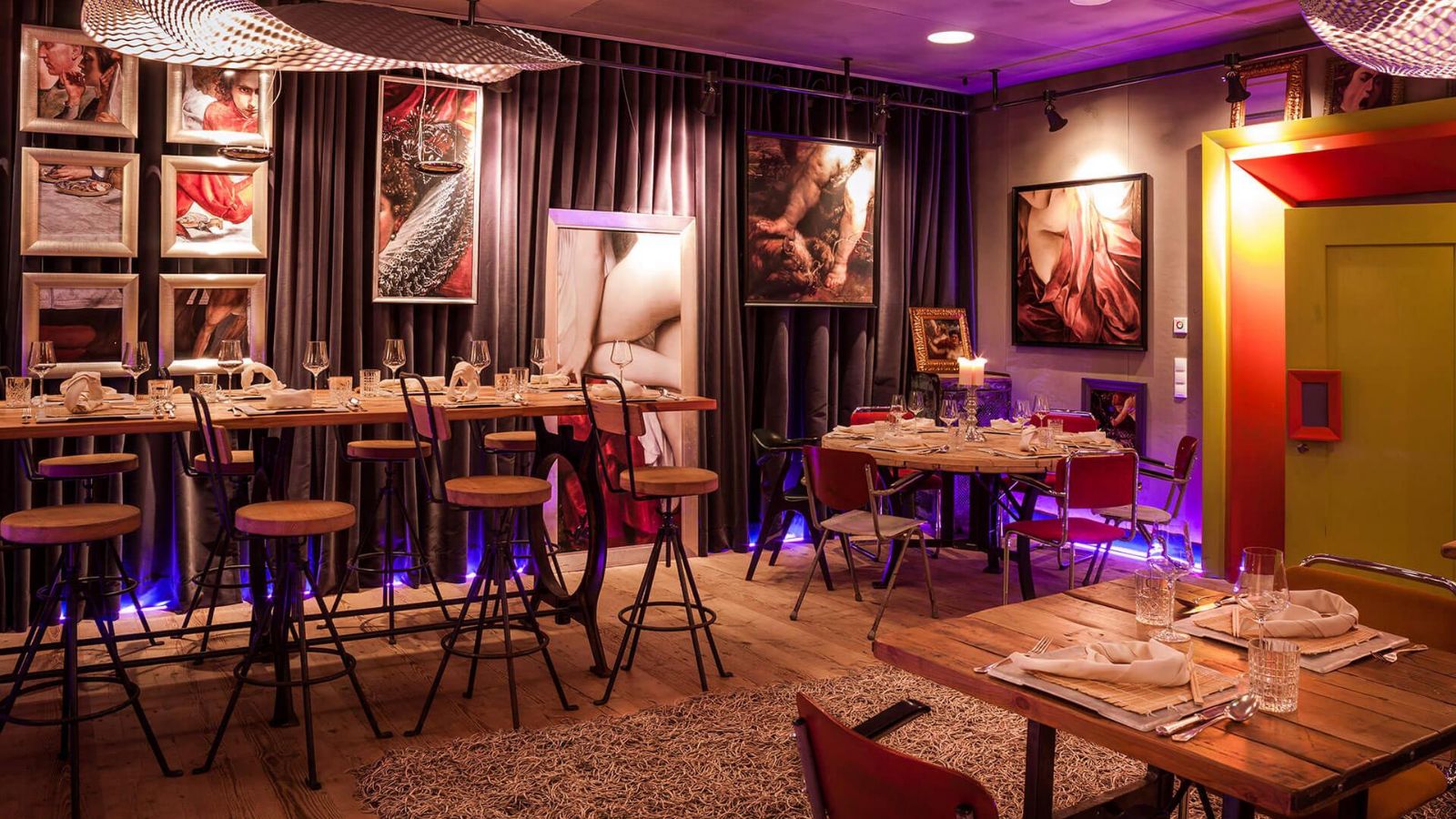 Luxury-ski-hotel-St. Anton-Raffls Tyrol Hotel-Seven Sky.jpg