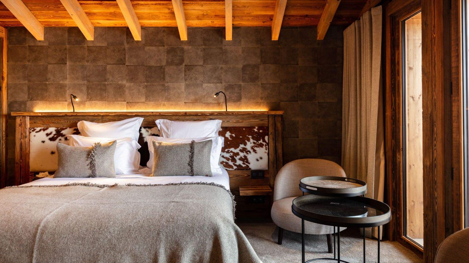 luxury-ski-hotel-mlodge-stmartin-oxfordski- bedroom.jpeg