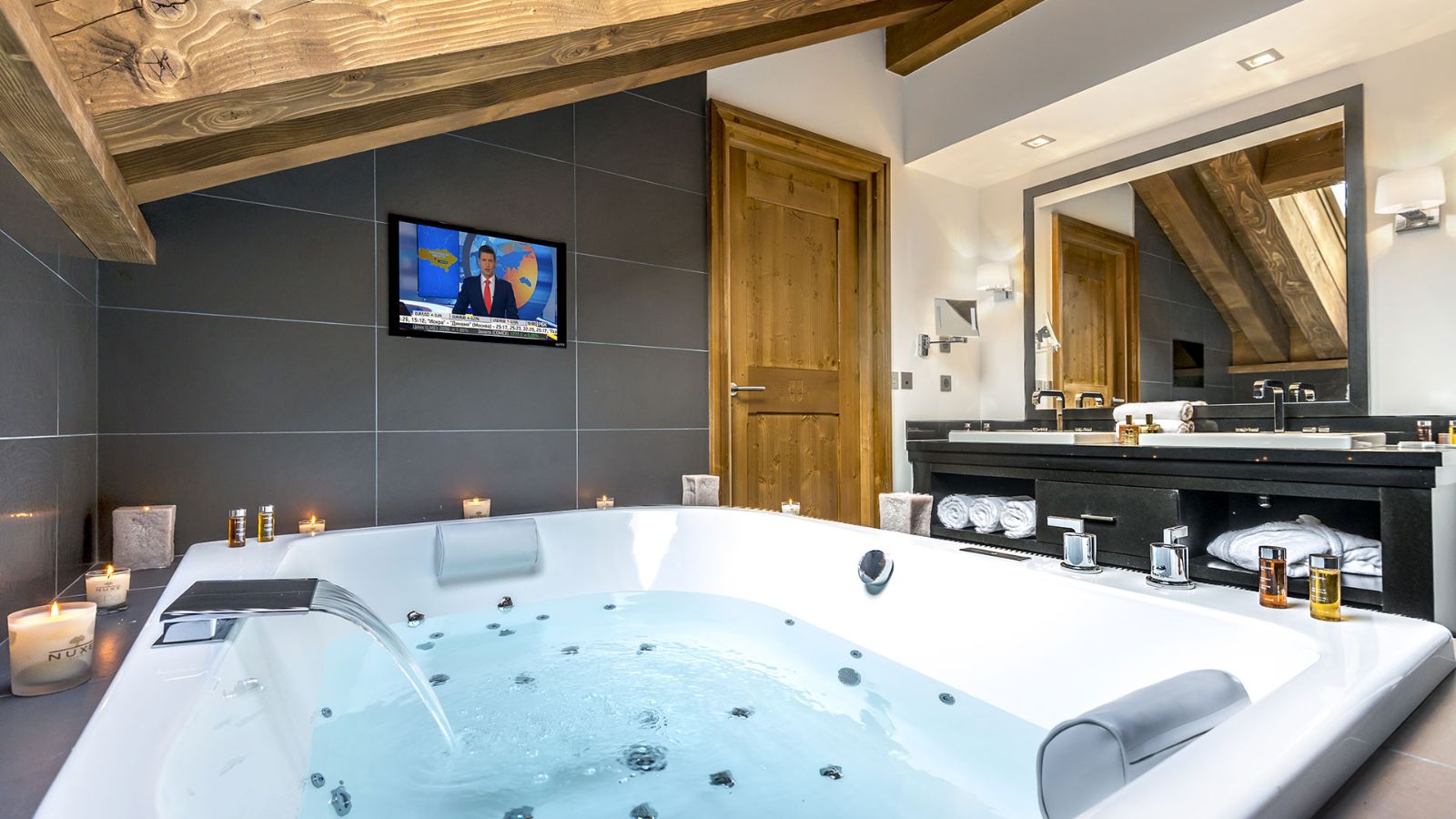 Luxury-ski-hotel-Meribel-Le Kaila-Oxford-Ski-Bathroom(4).jpg