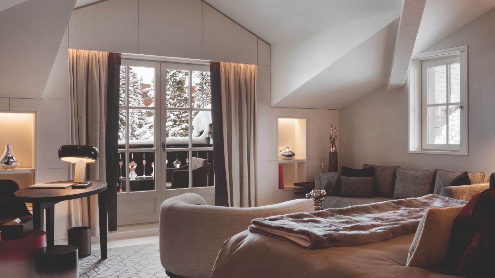 Oxford-Ski-Courchevel-Cheval-Blanc-Room 2.JPG