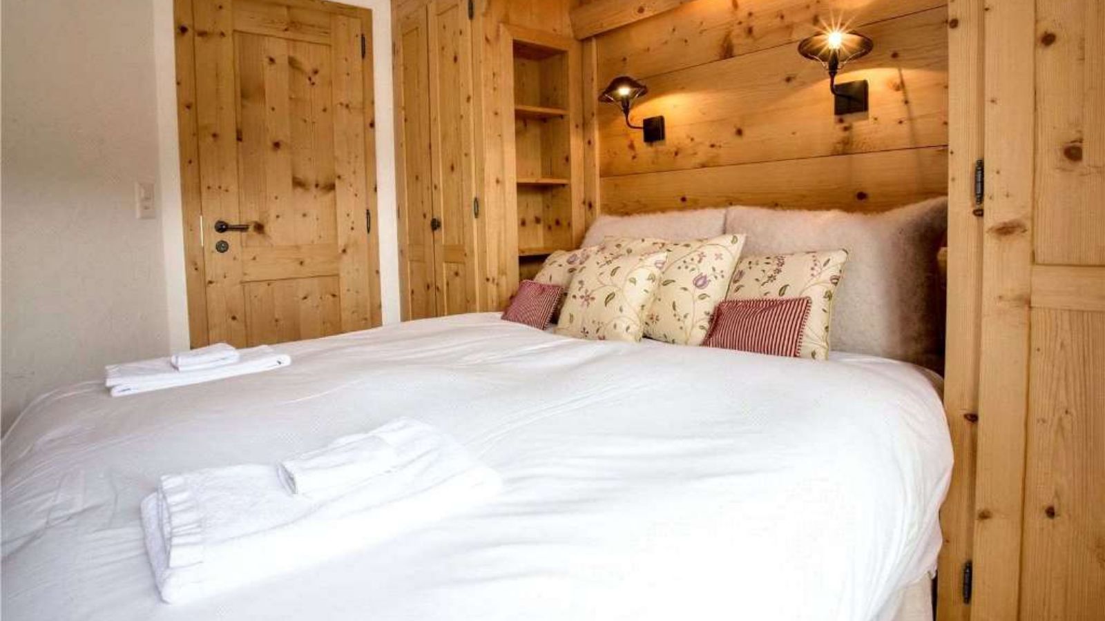 Luxury-ski-chalet-verbier-altiplano-osc-bedroom2.jpg