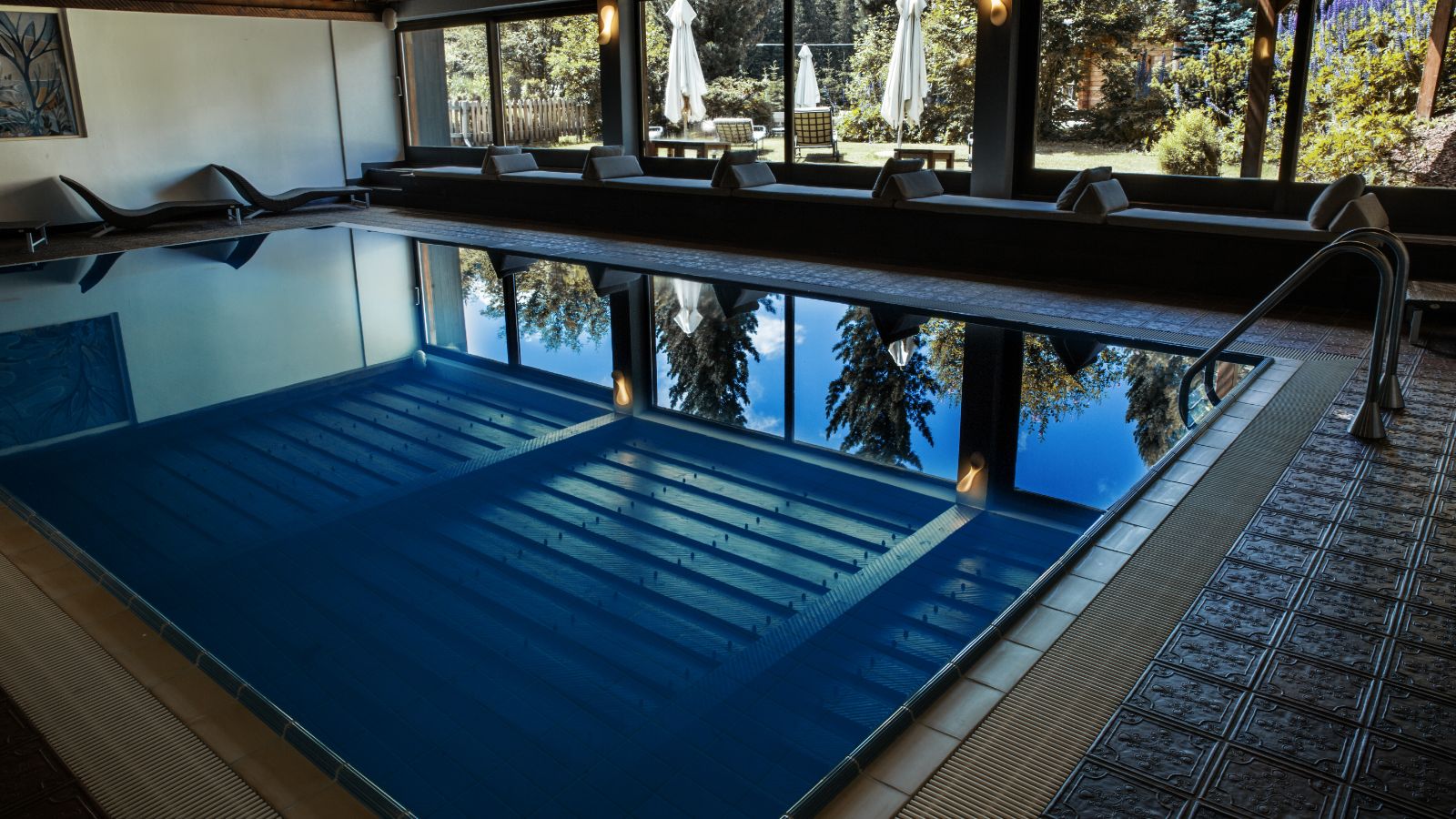 Oxford-Ski-San Cassiano-Ciasa Salares-Pool.jpg